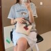 袖口蕾絲拼接可頌蝴蝶結圖案短袖上衣