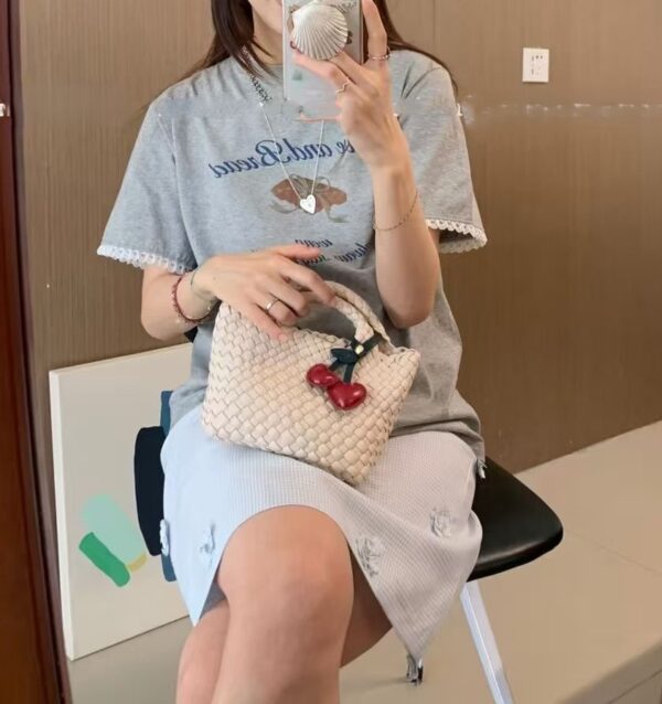 袖口蕾絲拼接可頌蝴蝶結圖案短袖上衣