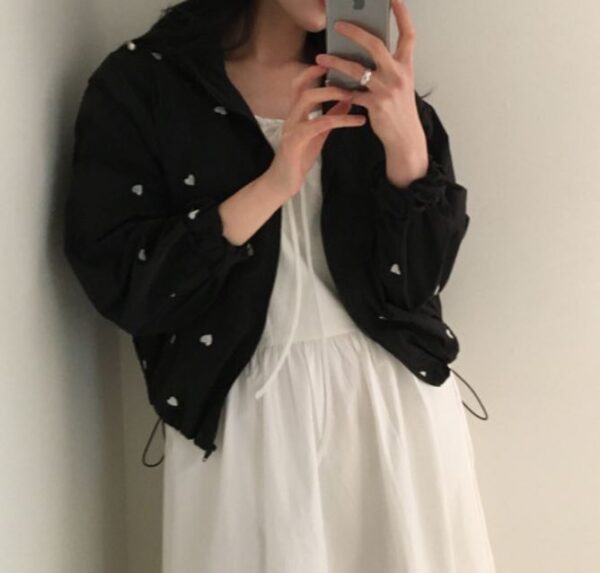 夏季心型刺繡連帽防風外套