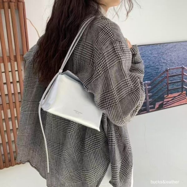bucksleather肩背小枕頭包
