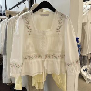 花語輕吟方領刺繡襯衫