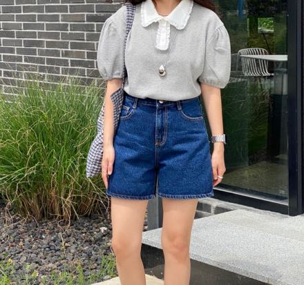 小花瓣領子澎袖上衣