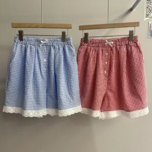 休閒甜美蕾絲拼接格紋短褲