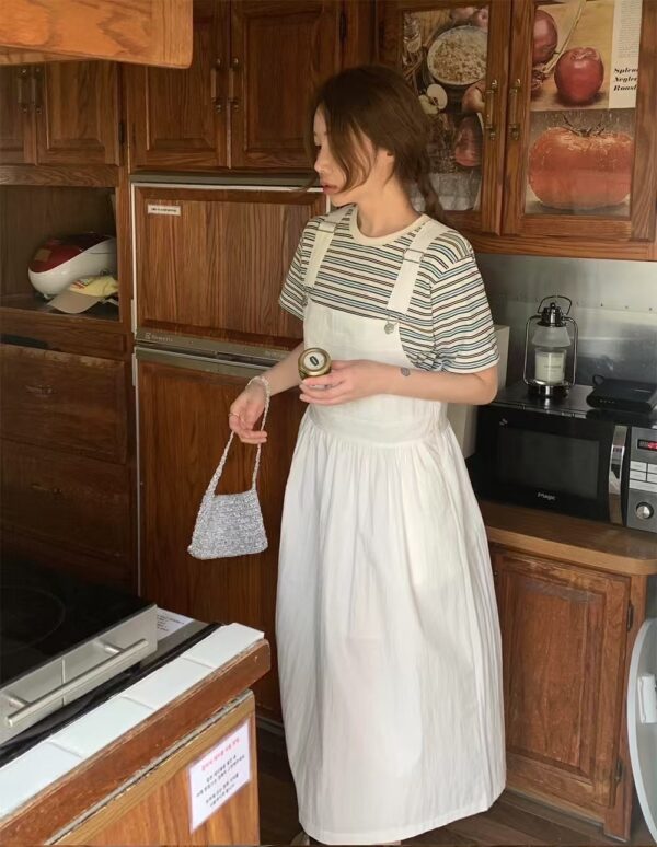 小清新簡約純色吊帶裙
