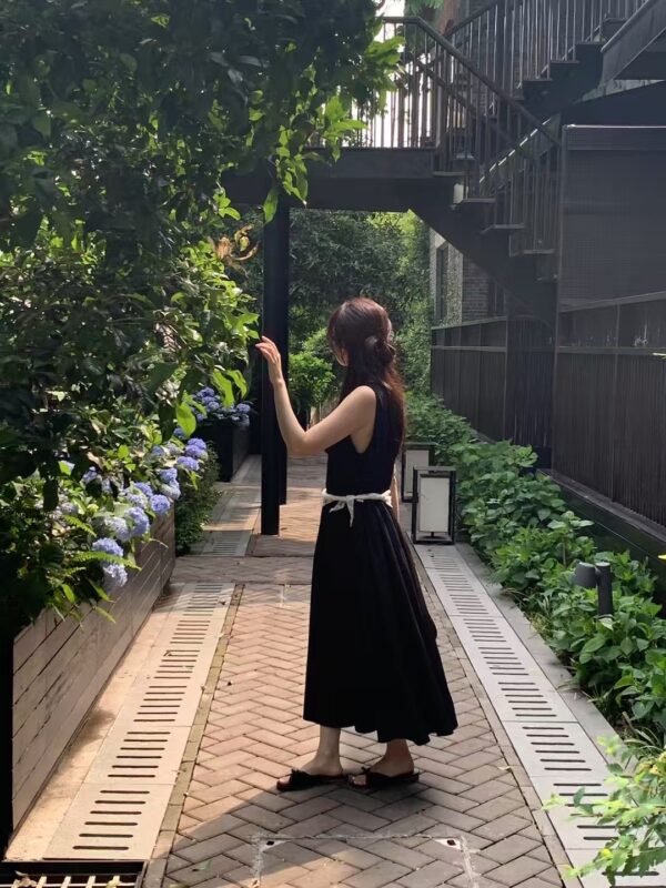 蕾絲小方領背心度假感洋裝