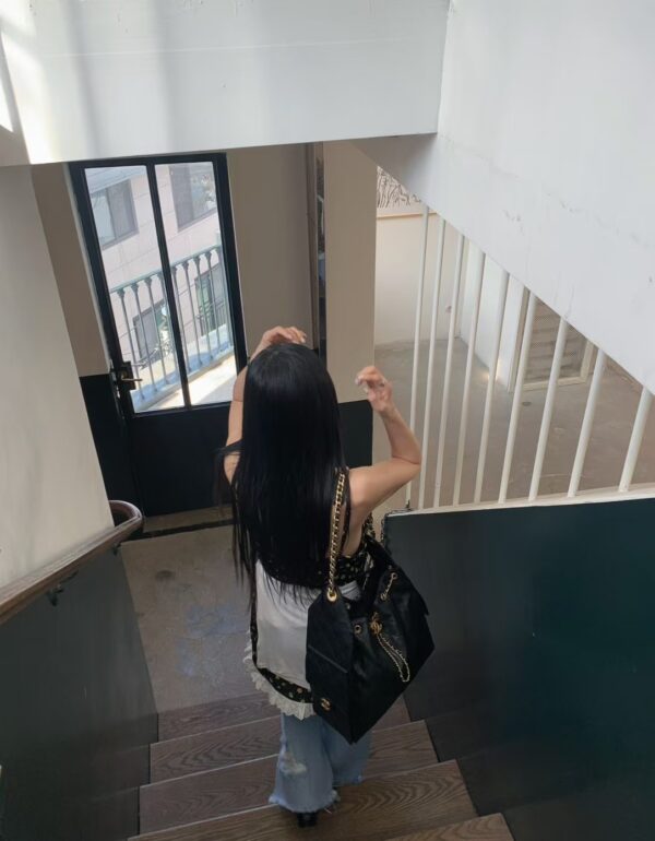蕾絲邊碎花細肩帶洋裝