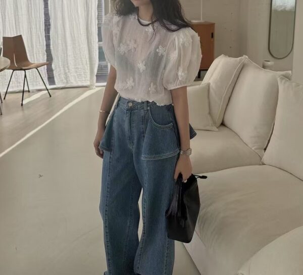 浮雕花朵泡泡袖襯衫