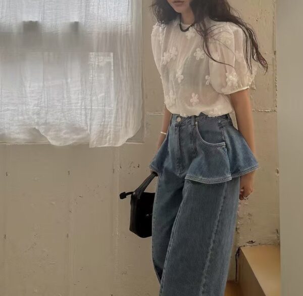 浮雕花朵泡泡袖襯衫
