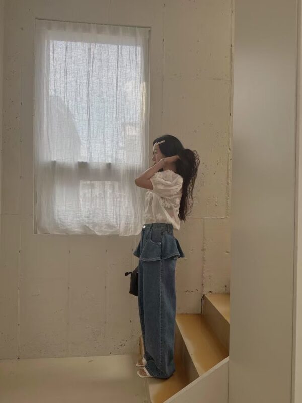 浮雕花朵泡泡袖襯衫